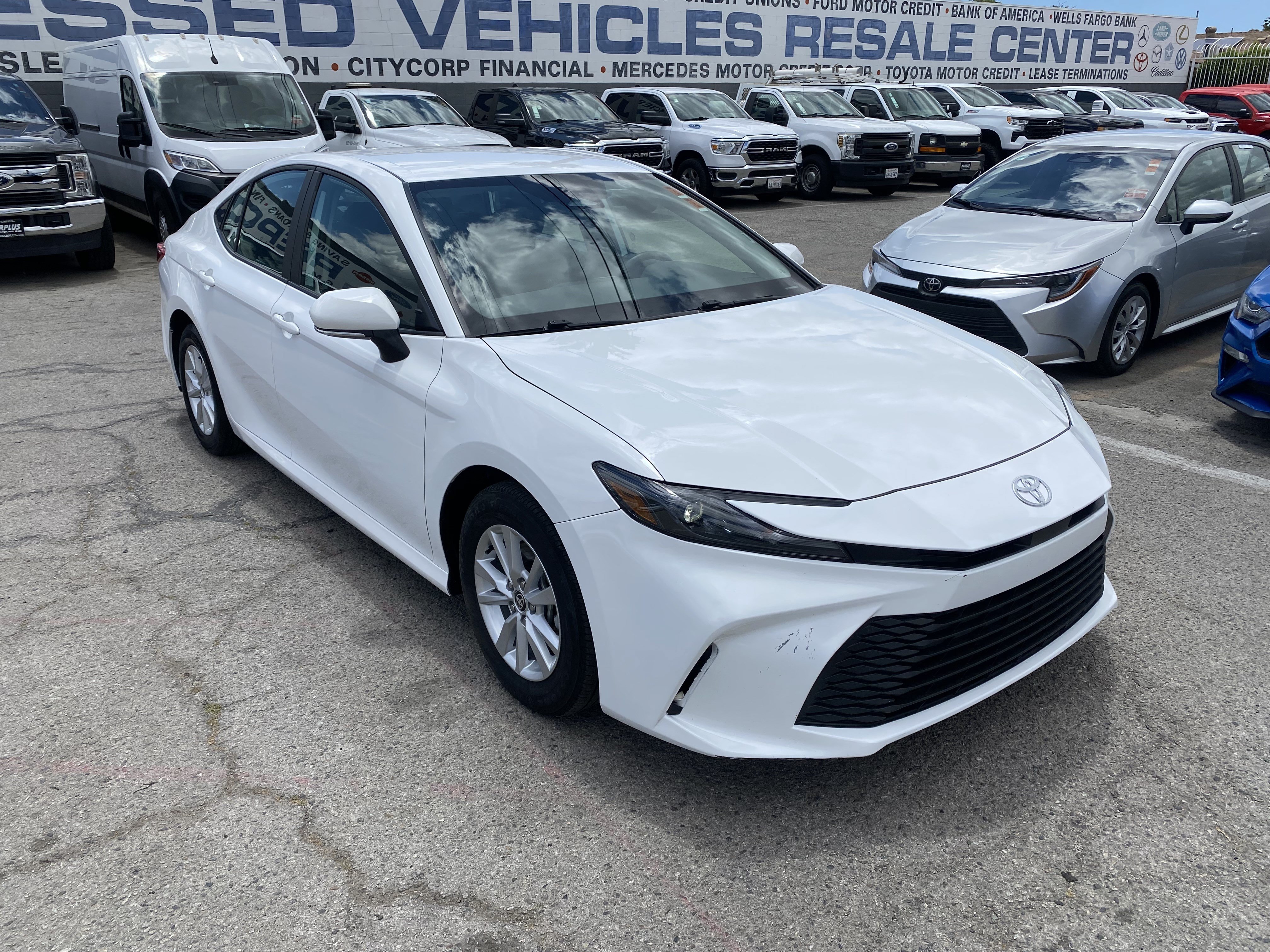 Used 2025 Toyota Camry LE FWD image 8
