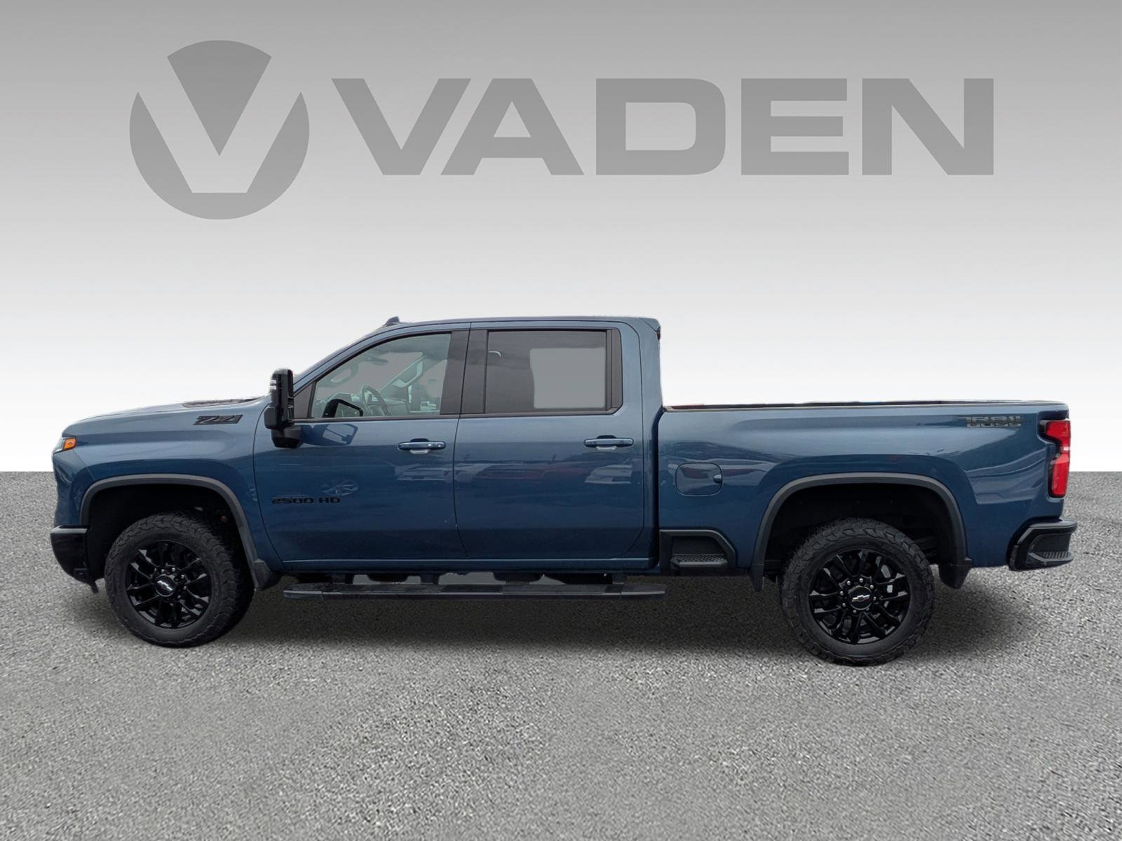 Used 2025 Chevrolet Silverado 2500 LTZ w/ LTZ Plus Package image 27