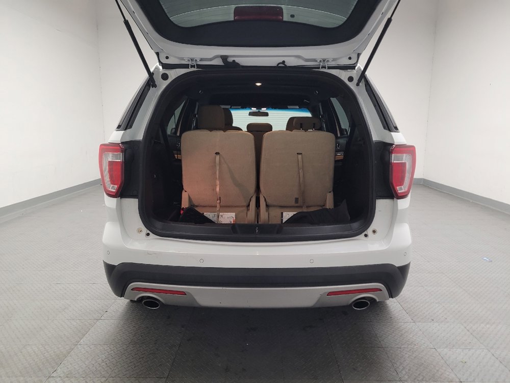 Used 2016 Ford Explorer XLT image 29