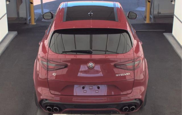 Used 2021 Alfa Romeo Stelvio Quadrifoglio image 8