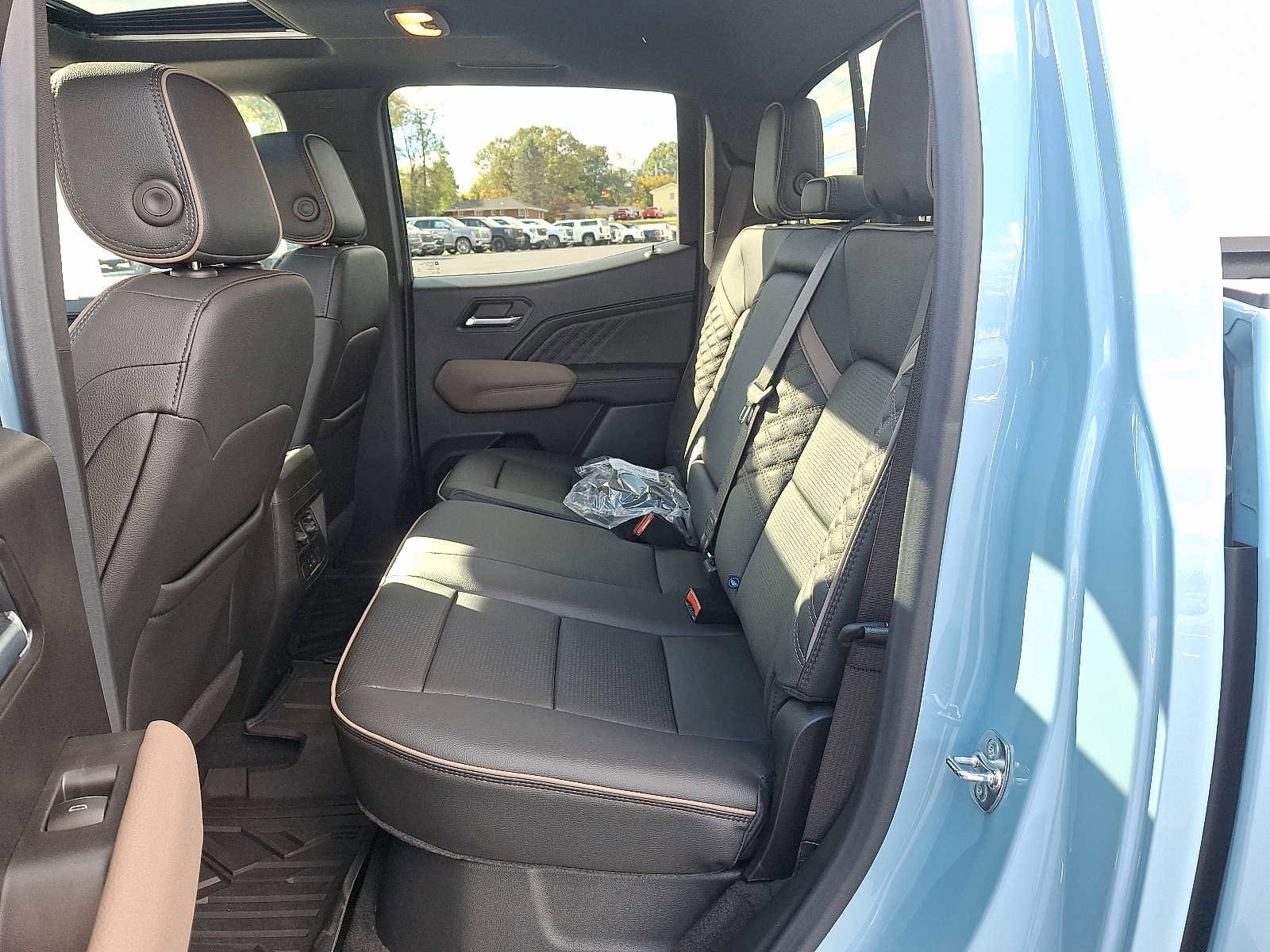 New 2026 GMC Canyon Denali image 8