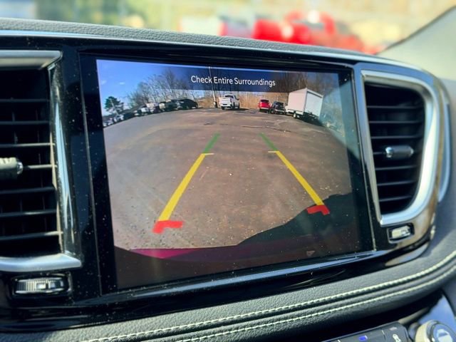 Used 2023 Chrysler Pacifica Limited w/ S Appearance Package image 14