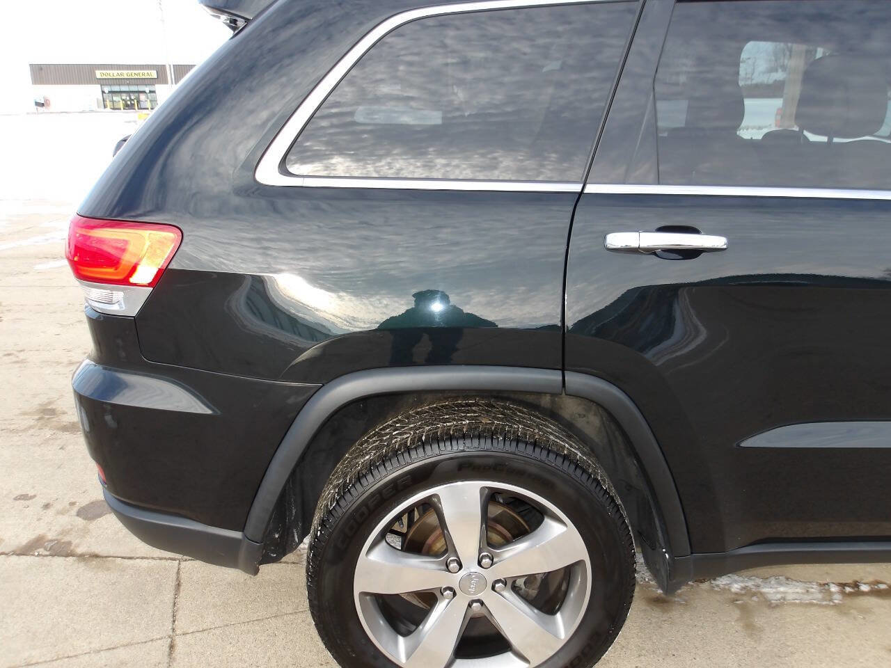 Used 2014 Jeep Grand Cherokee Limited w/ Luxury Group II image 38