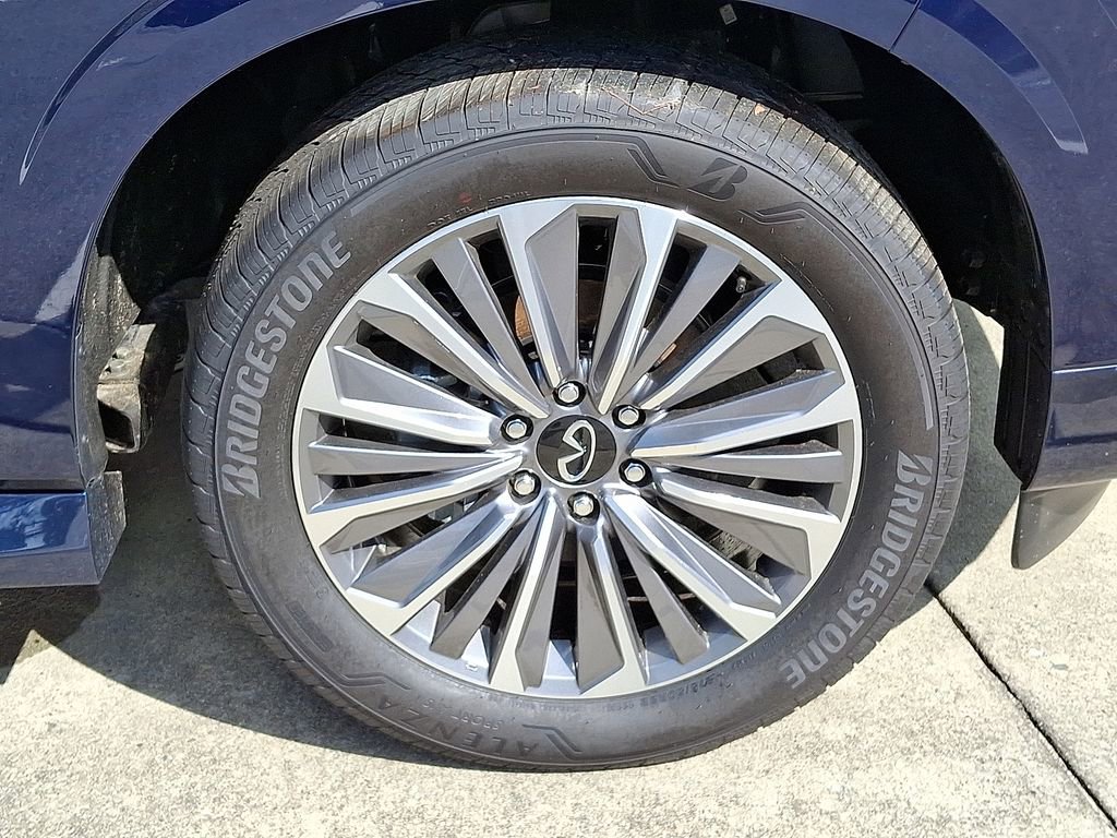 New 2025 INFINITI QX80 Luxe image 5