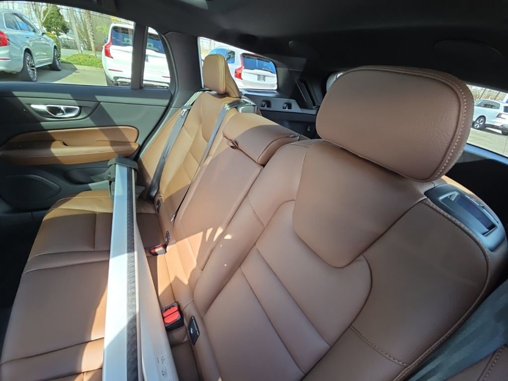 Certified 2025 Volvo V60 B5 Cross Country Plus image 6