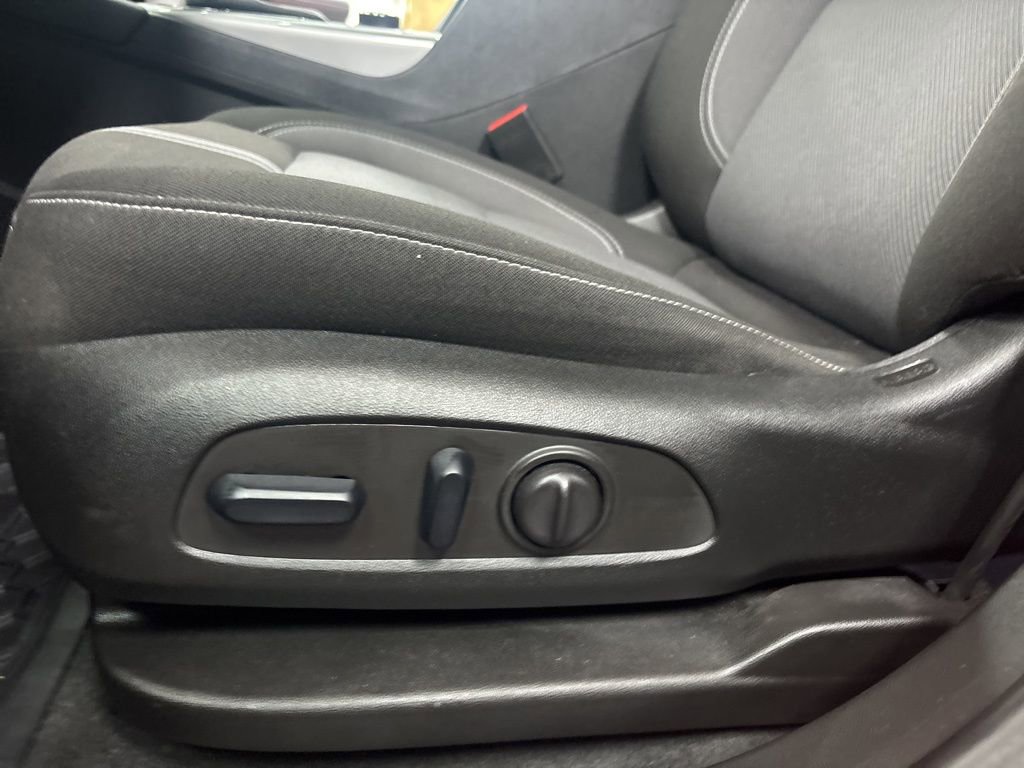 Used 2025 Chevrolet Blazer LT image 28