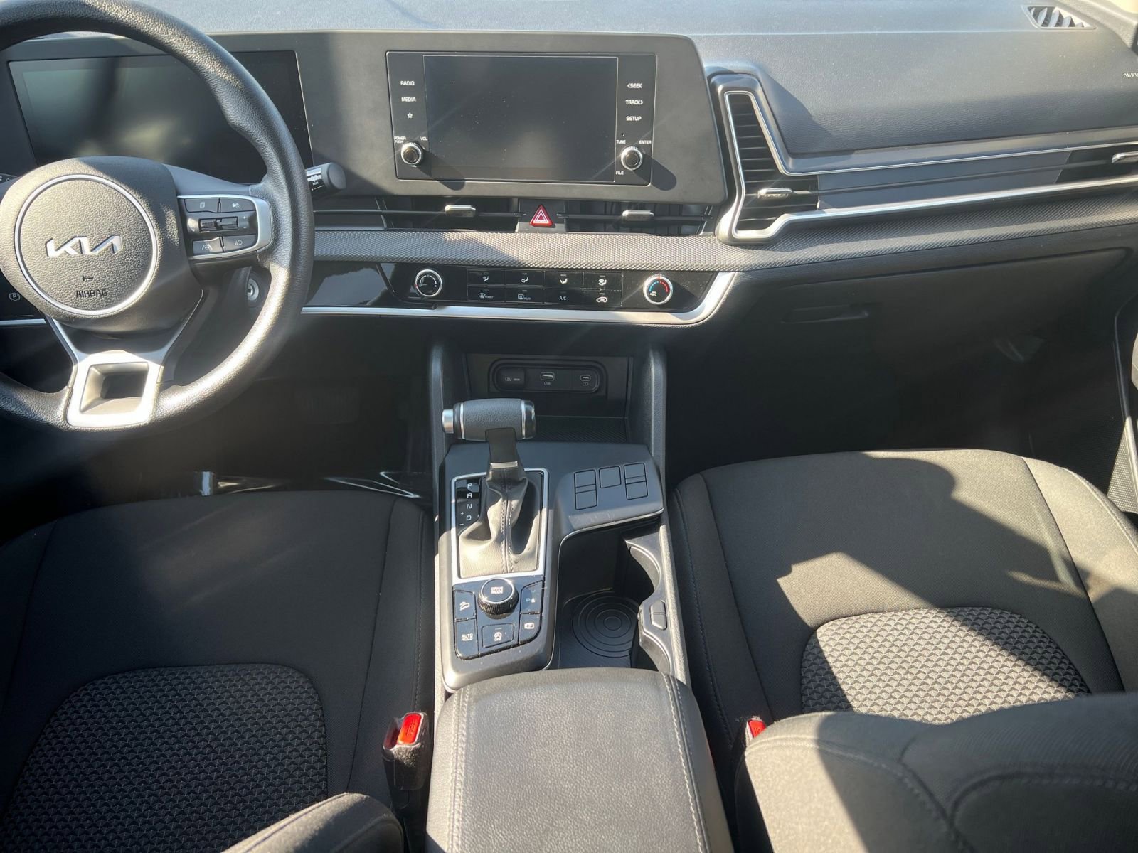 Used 2025 Kia Sportage LX FWD image 40