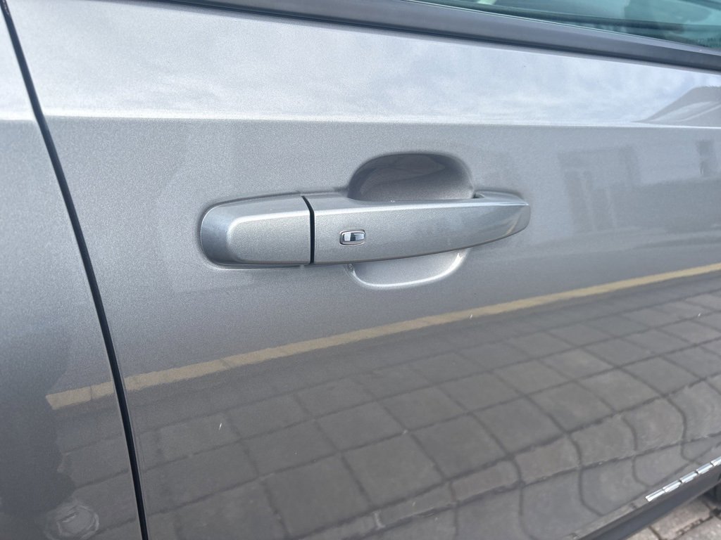 Used 2024 GMC Terrain SLE image 6