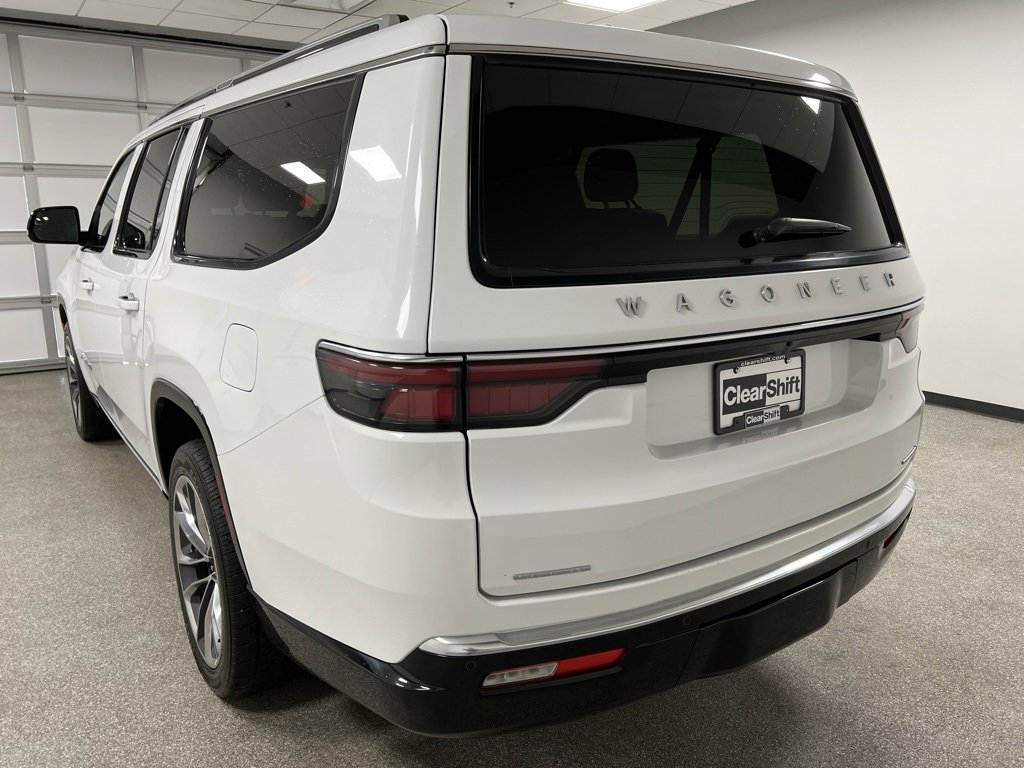 Used 2023 Jeep Wagoneer L Series III w/ Premium Group I image 10