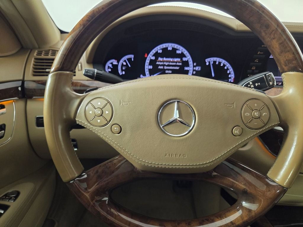 Used 2011 Mercedes-Benz S 550 4MATIC image 17