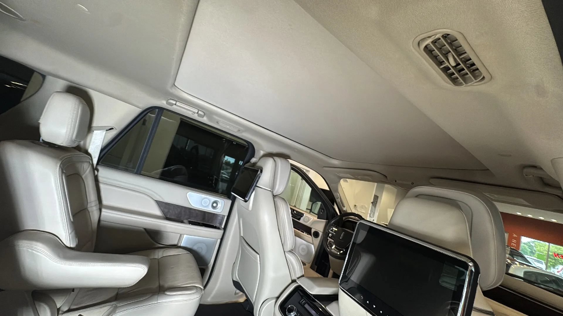 Used 2019 Lincoln Navigator L Reserve w/ Cargo Package AWD/4WD image 33