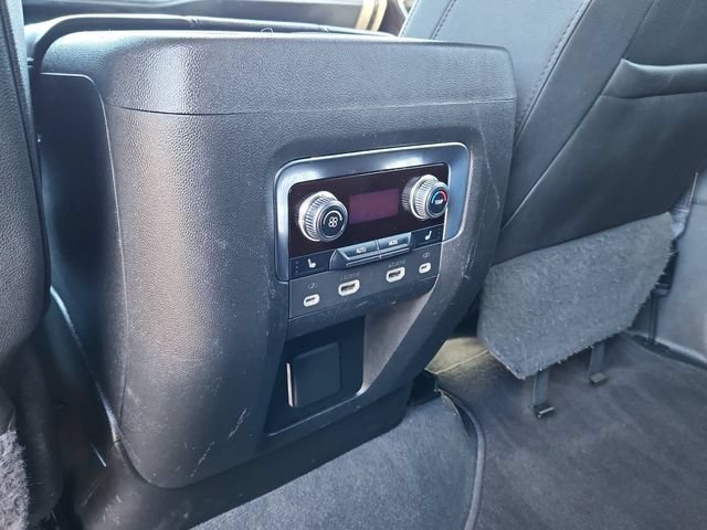 Used 2022 GMC Yukon XL SLT w/ SLT Luxury Package AWD/4WD image 31