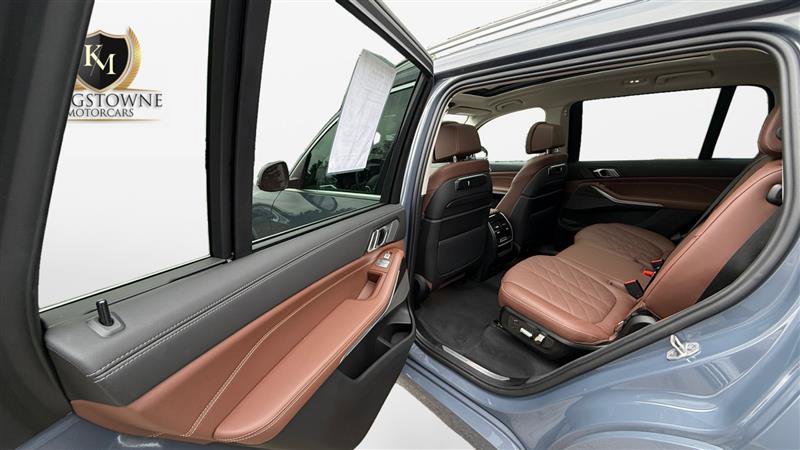 Used 2023 BMW X7 xDrive40i w/ Premium Package AWD/4WD image 23