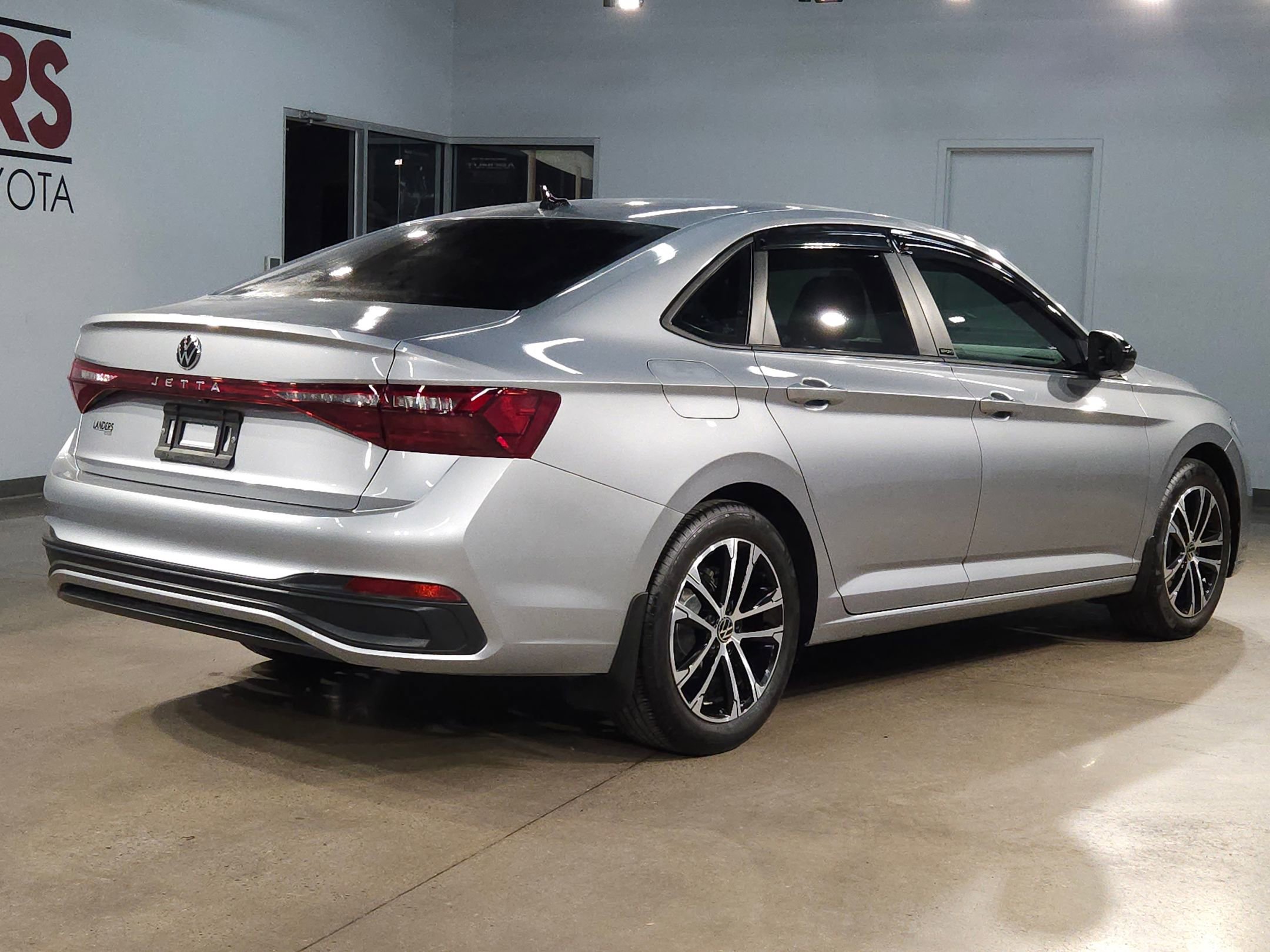 Used 2025 Volkswagen Jetta Sport image 7