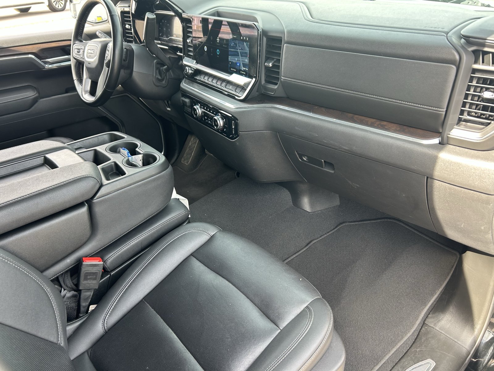 Certified 2025 GMC Sierra 1500 SLT RWD image 12