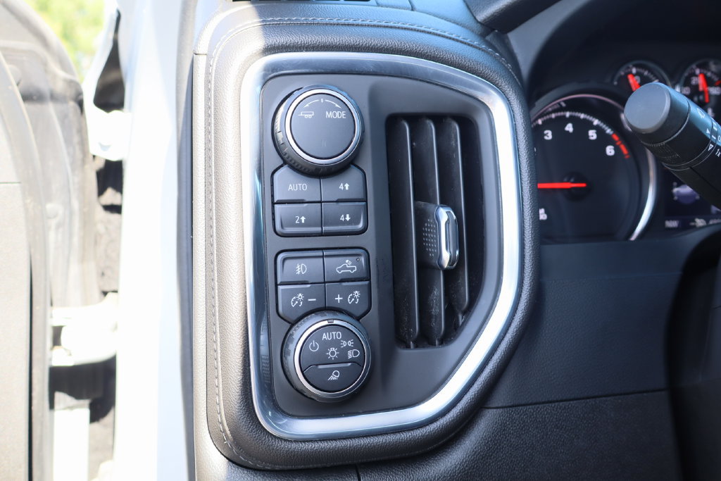 Used 2022 Chevrolet Silverado 1500 LT Trail Boss w/ Safety Package AWD/4WD image 13
