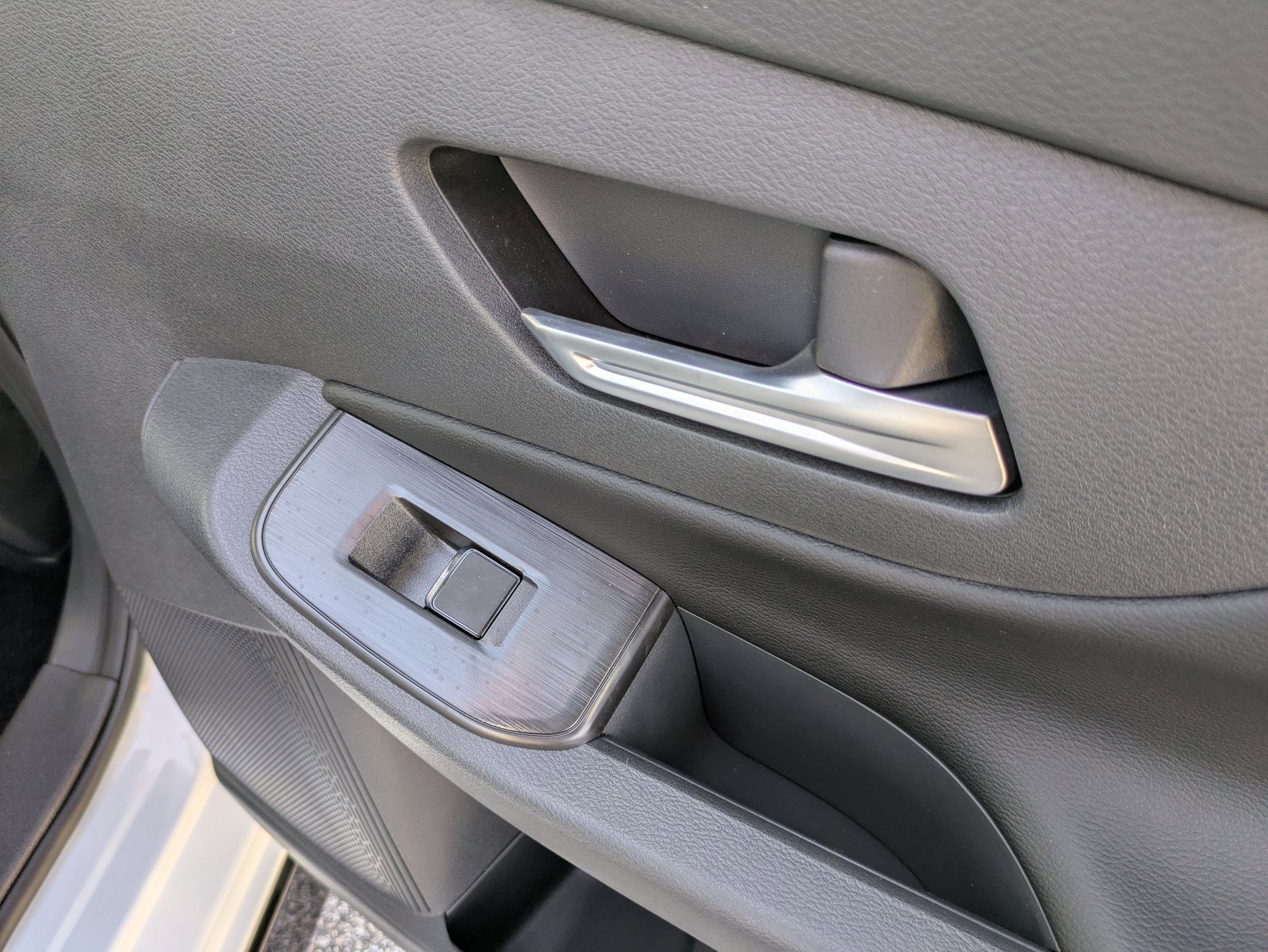 New 2026 Nissan Sentra SR w/ SR Premium Package FWD image 34