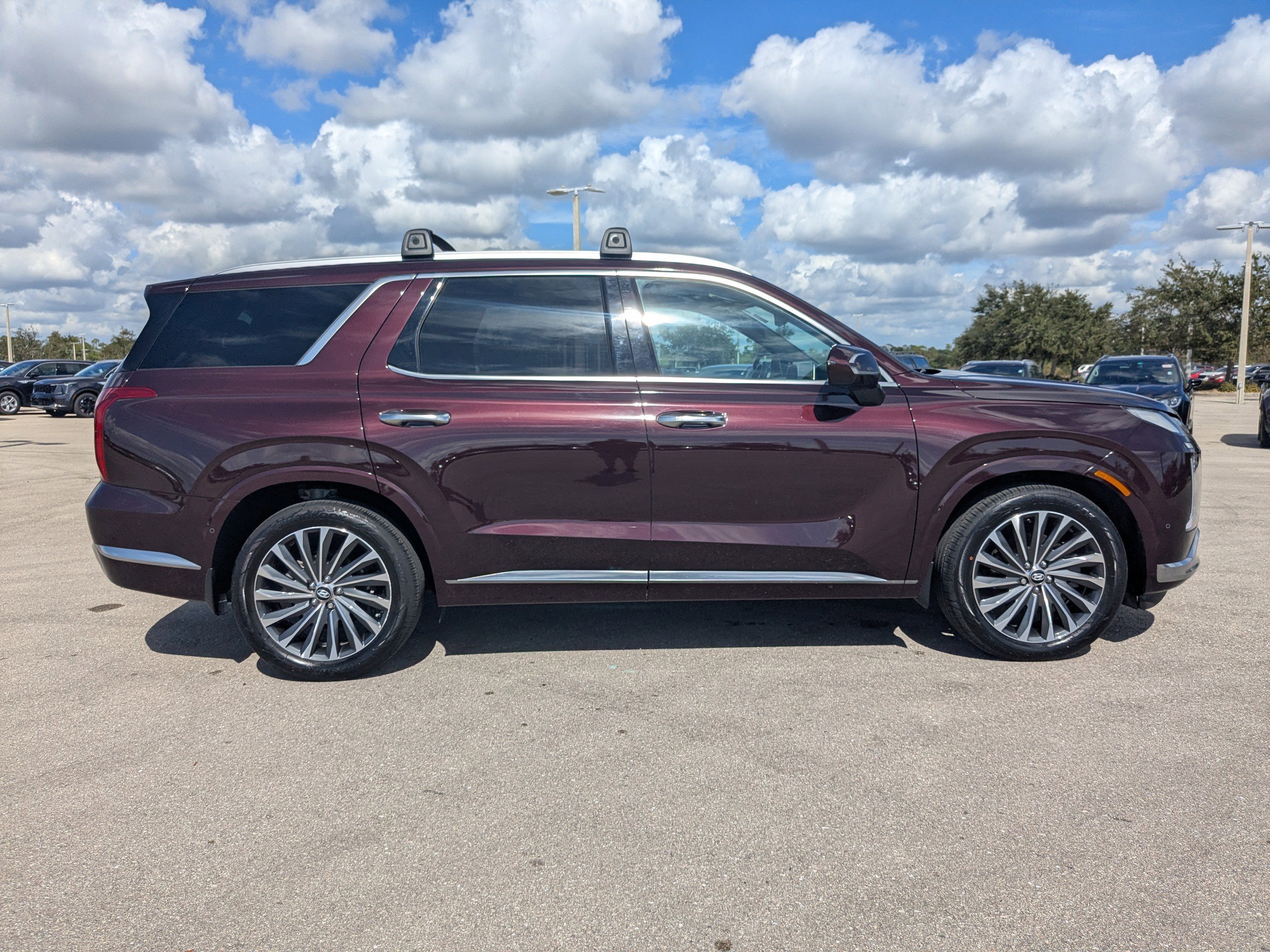 Used 2023 Hyundai Palisade Calligraphy image 4