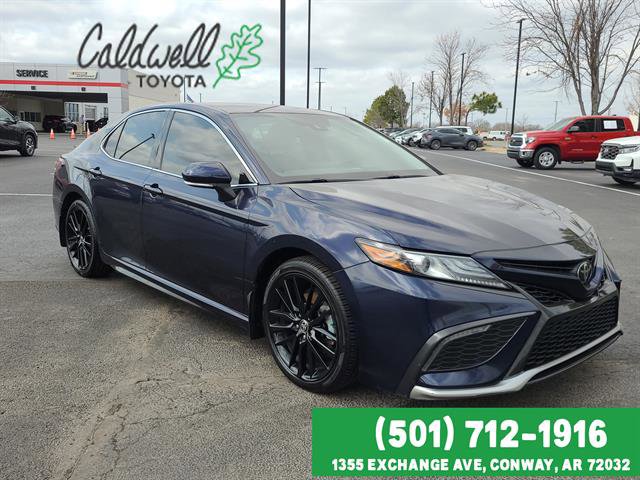 Used 2022 Toyota Camry XSE image 3