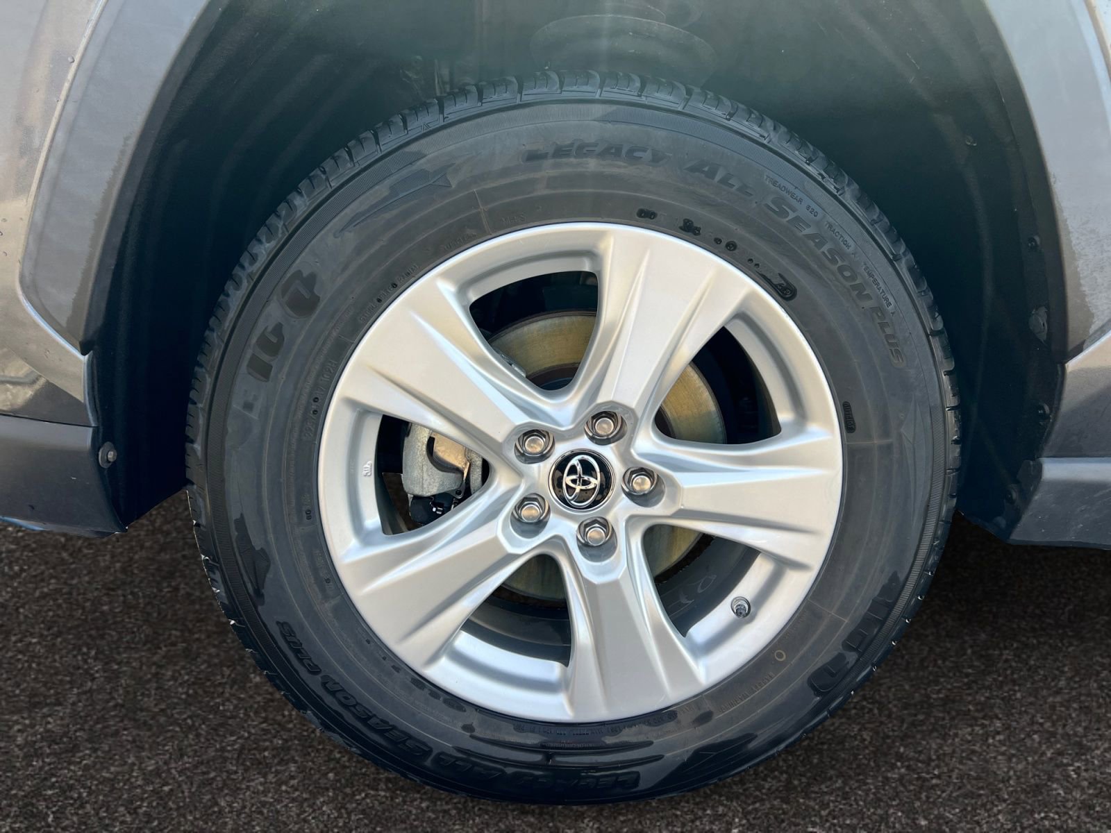 Used 2019 Toyota RAV4 LE w/ Carpet Mat Package image 14