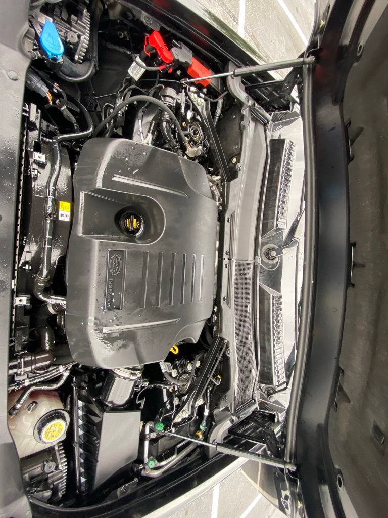 Used 2025 Land Rover Defender 130 Outbound AWD/4WD image 30