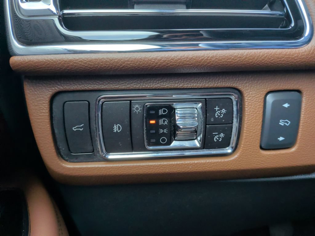 Used 2023 Lincoln Navigator Reserve AWD/4WD image 28