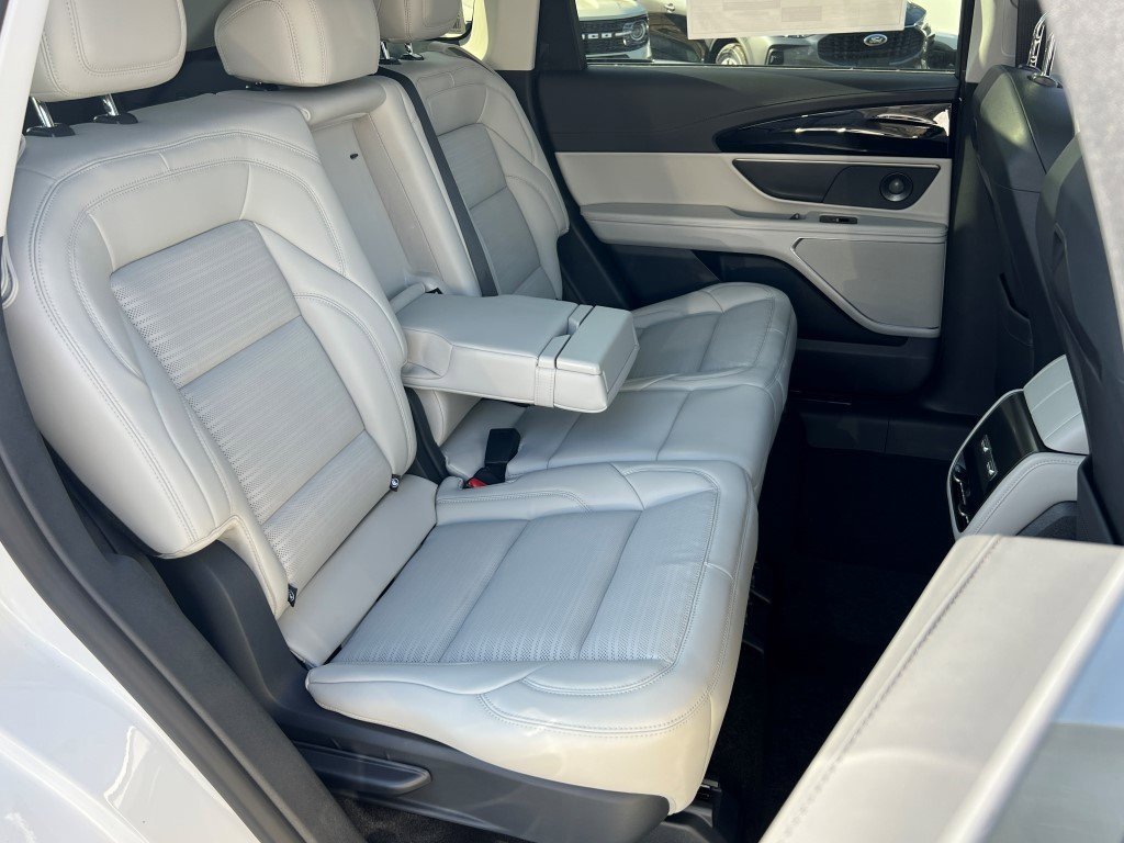 New 2026 Lincoln Nautilus Reserve w/ Jet Appearance Package image 11