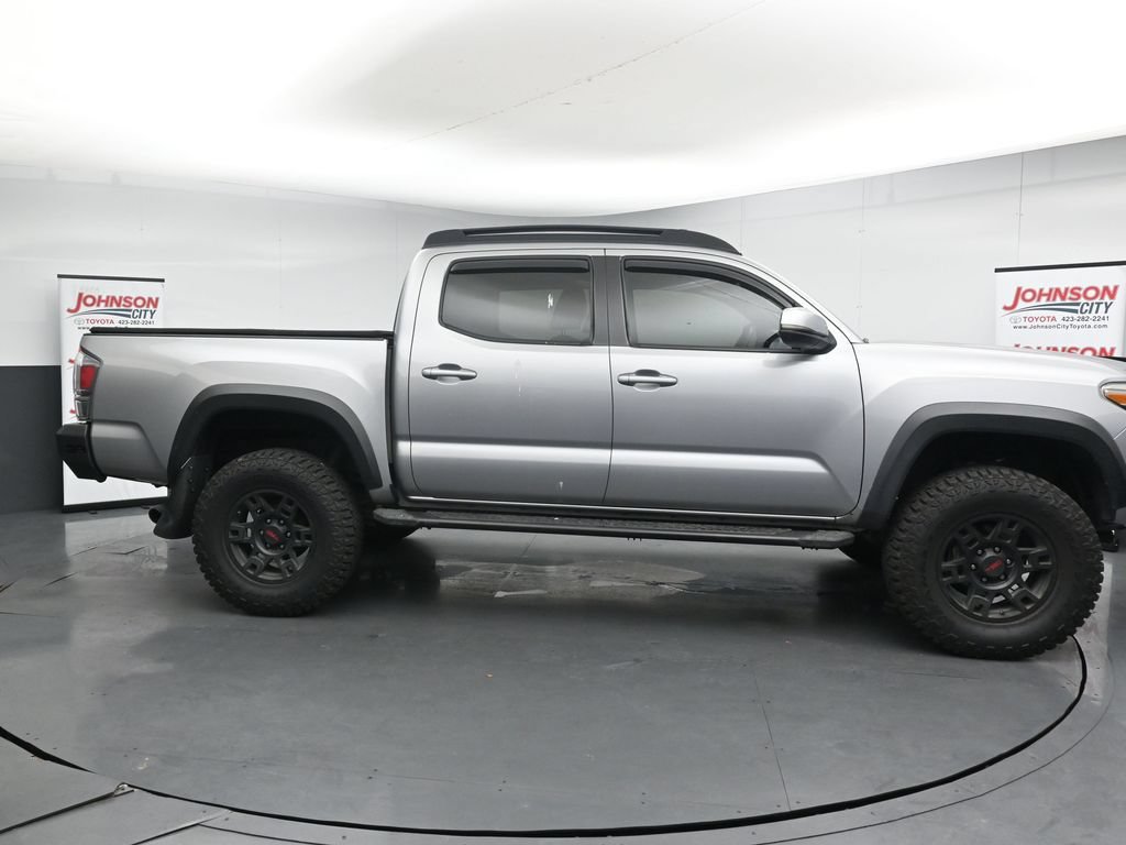 Used 2021 Toyota Tacoma TRD Off-Road AWD/4WD image 9