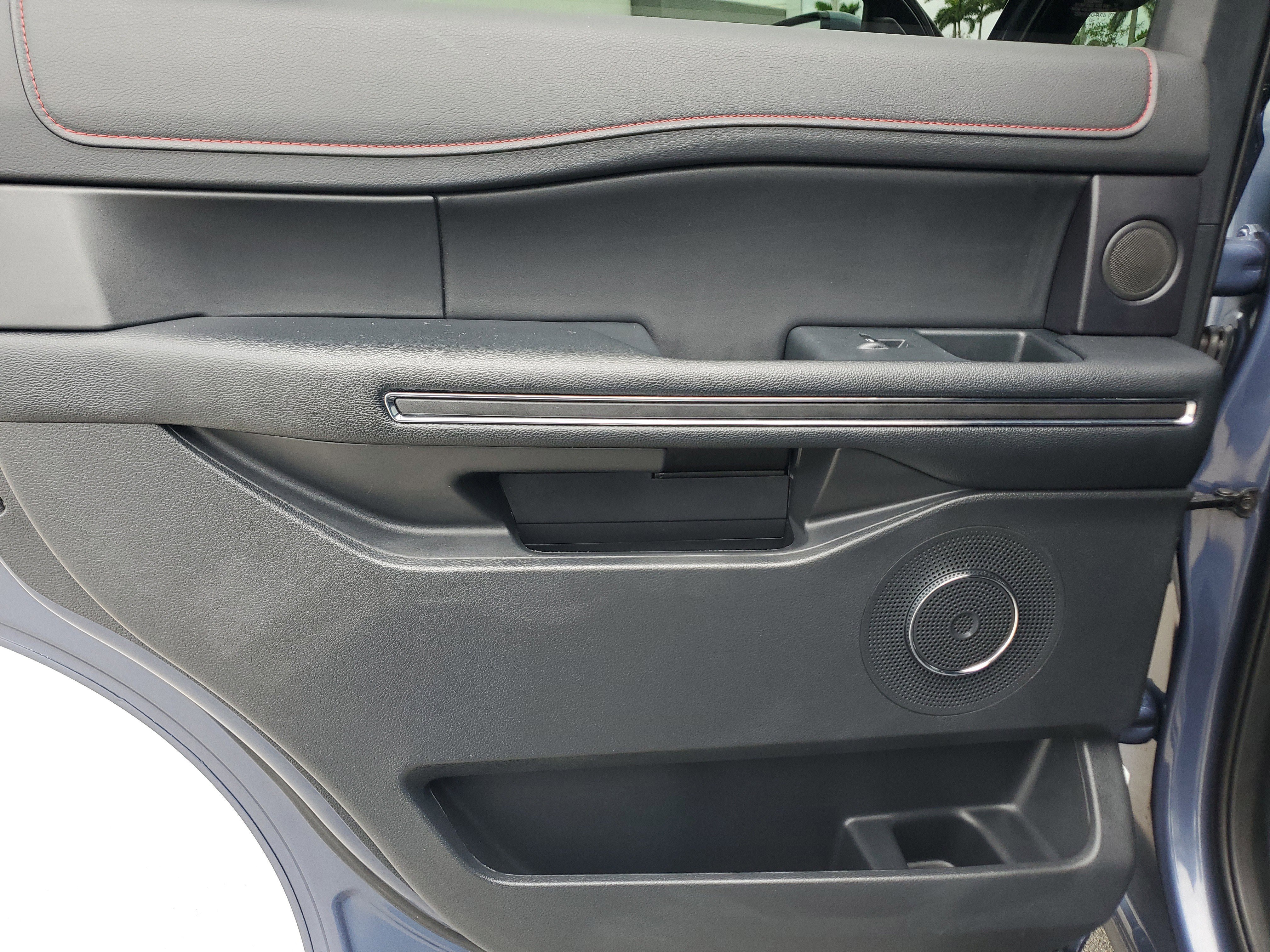 Certified 2023 Ford Expedition Limited image 29