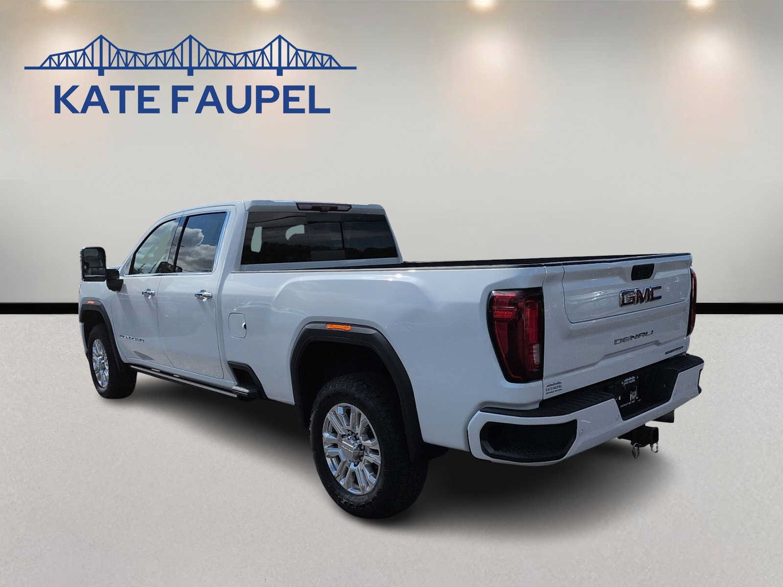 Used 2022 GMC Sierra 3500 Denali w/ Technology Package AWD/4WD image 5