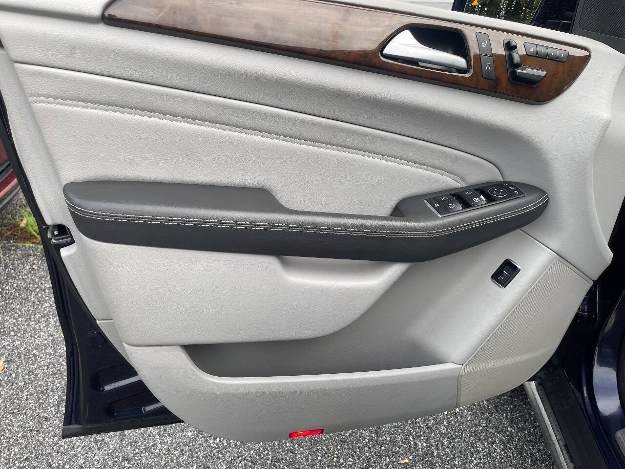 Used 2012 Mercedes-Benz ML 350 BlueTEC 4MATIC image 12