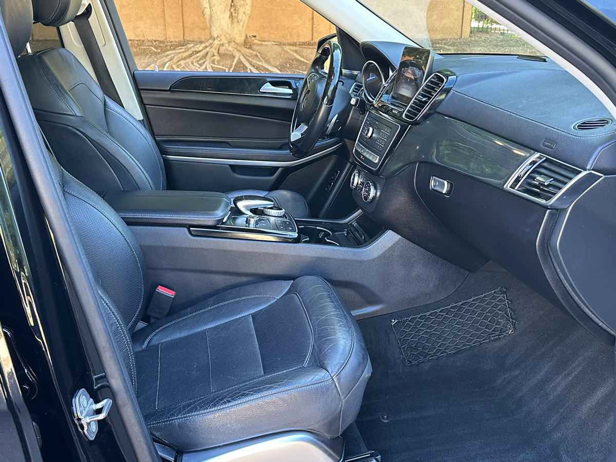 Used 2018 Mercedes-Benz GLS 550 4MATIC w/ Driver Assistance Package image 10