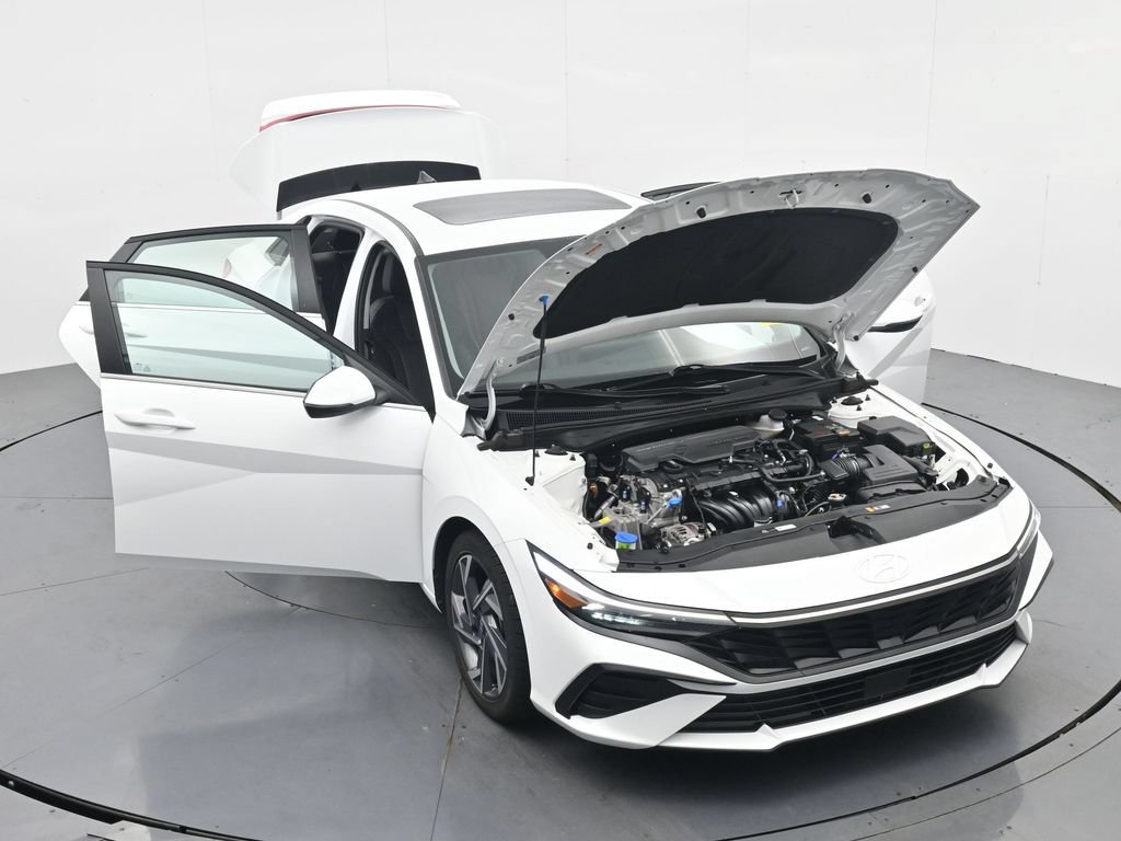Used 2025 Hyundai Elantra Limited FWD image 37