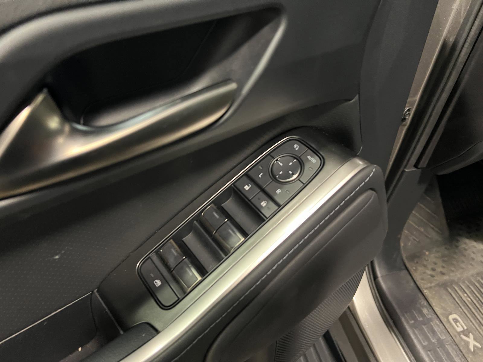 Used 2024 Lexus GX 550 w/ Accessory Package (31) image 25