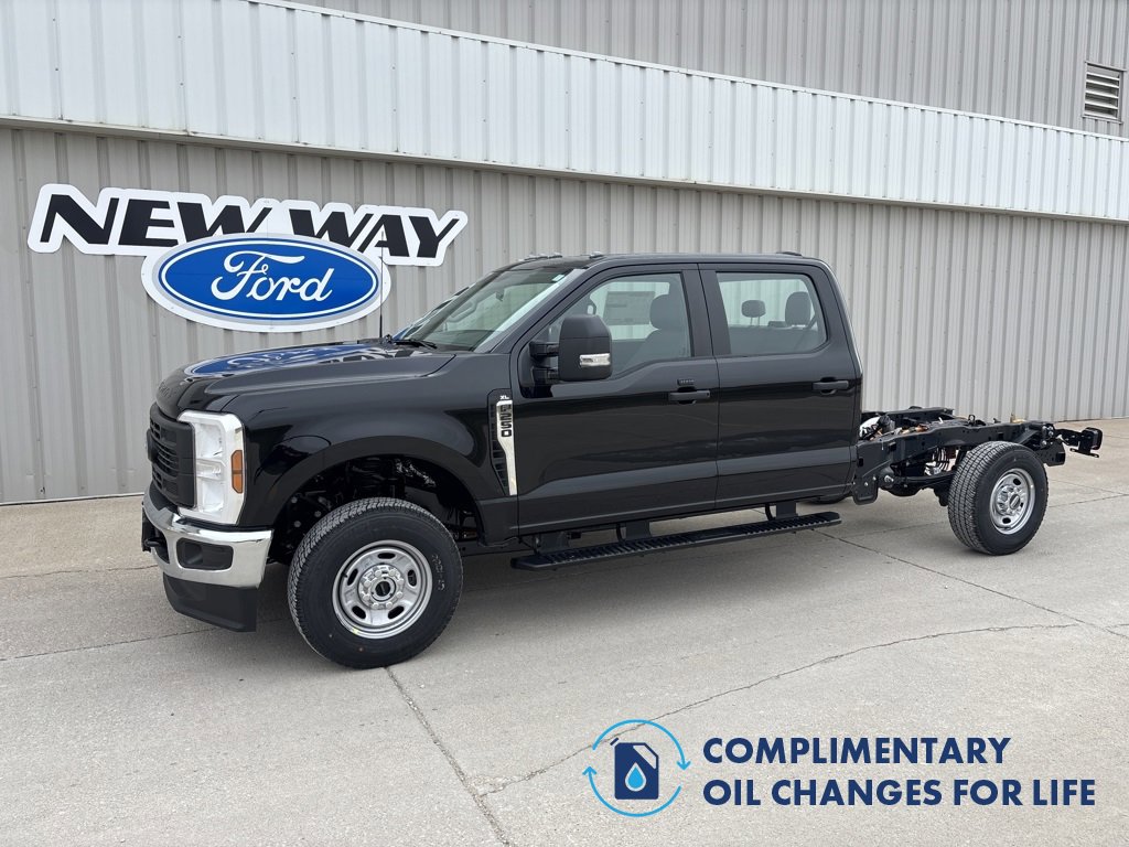 New 2026 Ford F250 XL w/ XL Chrome Package image 1