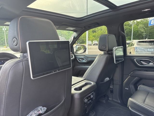 Used 2023 Chevrolet Suburban Premier AWD/4WD image 11
