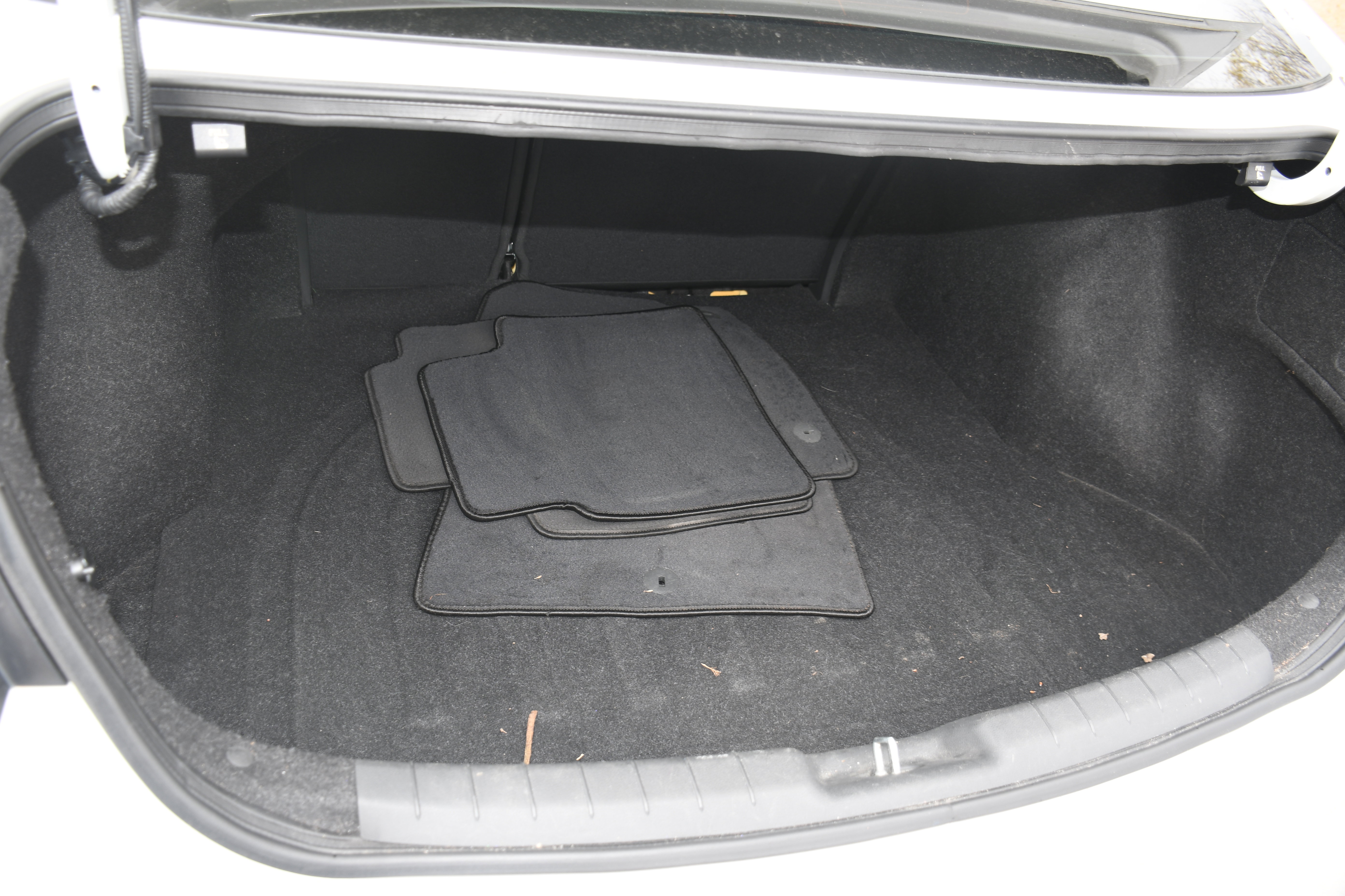 Used 2020 Hyundai Elantra SE w/ Cargo Package (C1) image 16