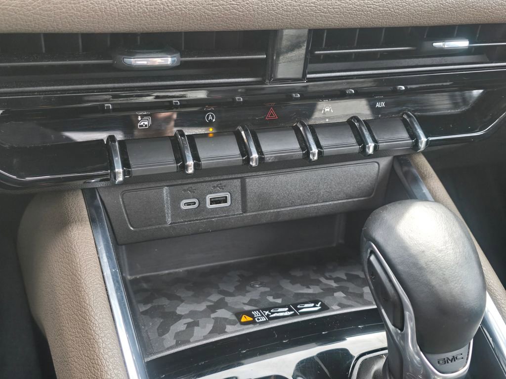 Used 2023 GMC Canyon Denali image 26