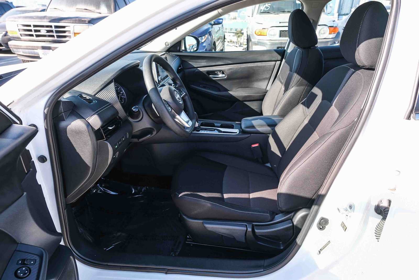 Used 2024 Nissan Sentra SV FWD image 19