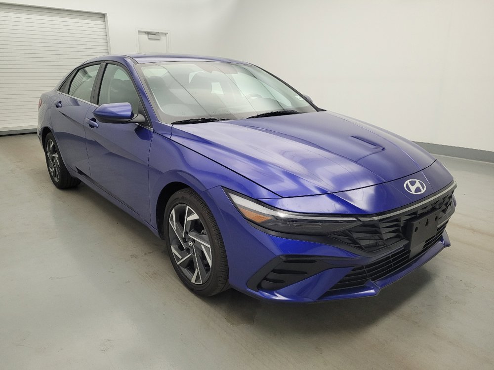 Used 2025 Hyundai Elantra SEL FWD image 13