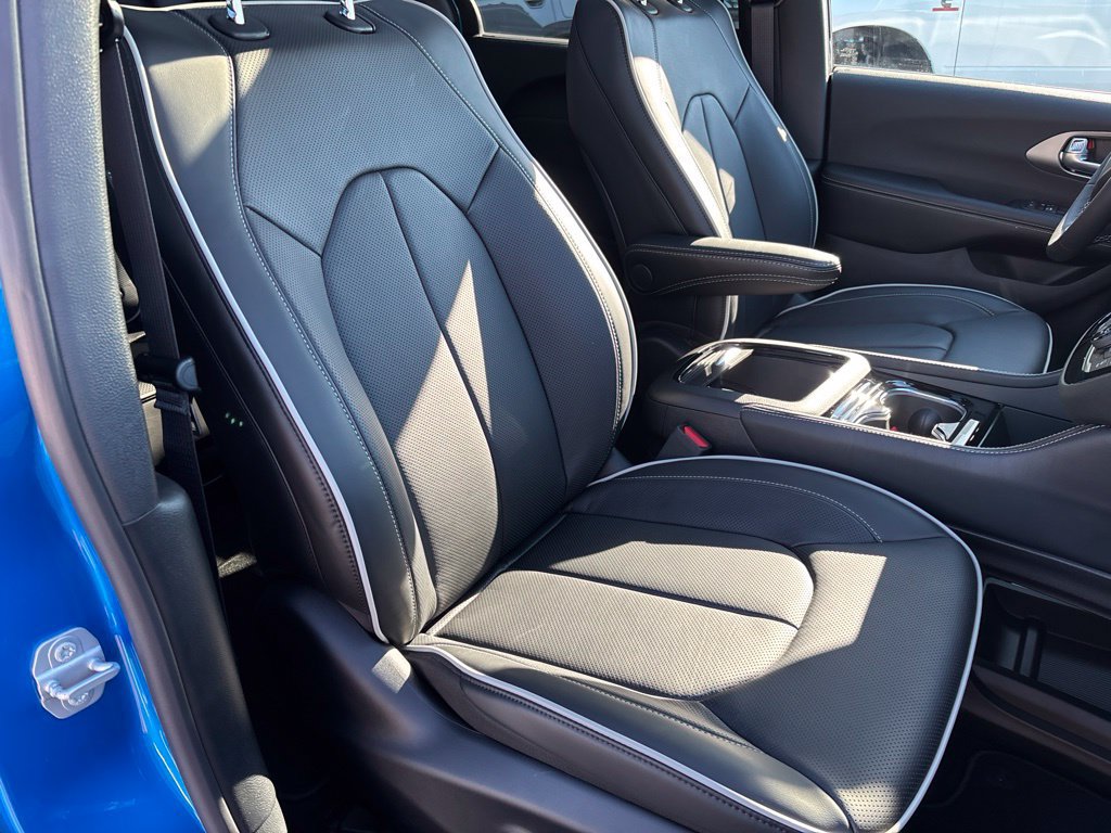 New 2027 Chrysler Pacifica Limited FWD image 29