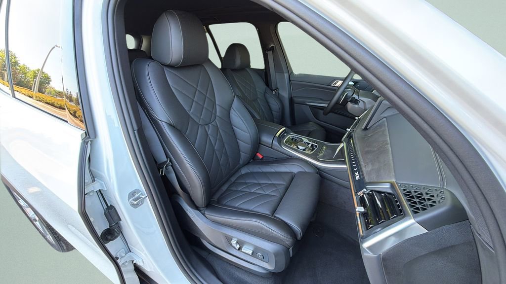 New 2026 BMW X5 xDrive40i w/ Parking Assistance Package image 21