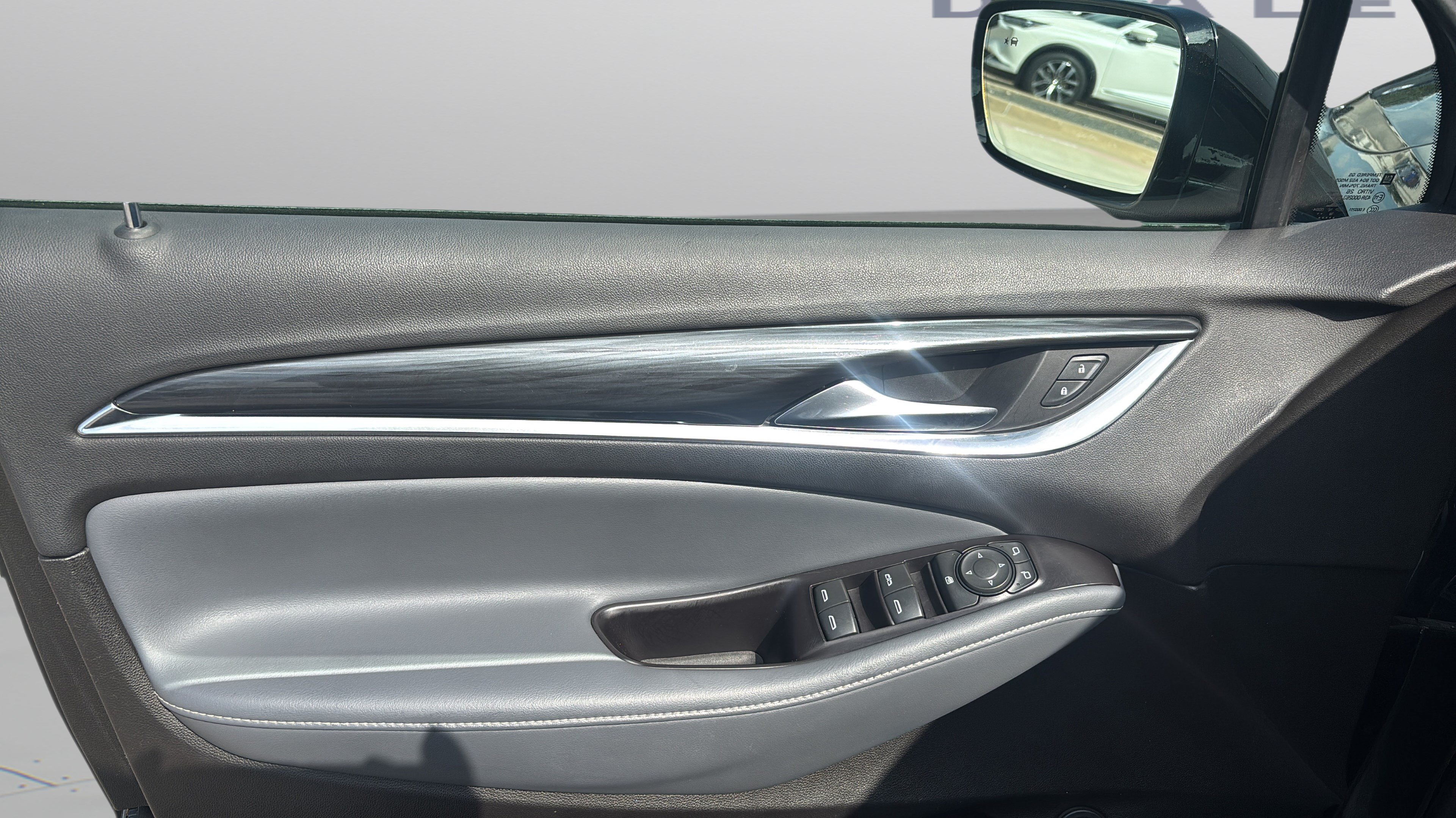 Used 2020 Buick Enclave Essence w/ Sport Touring Edition FWD image 11