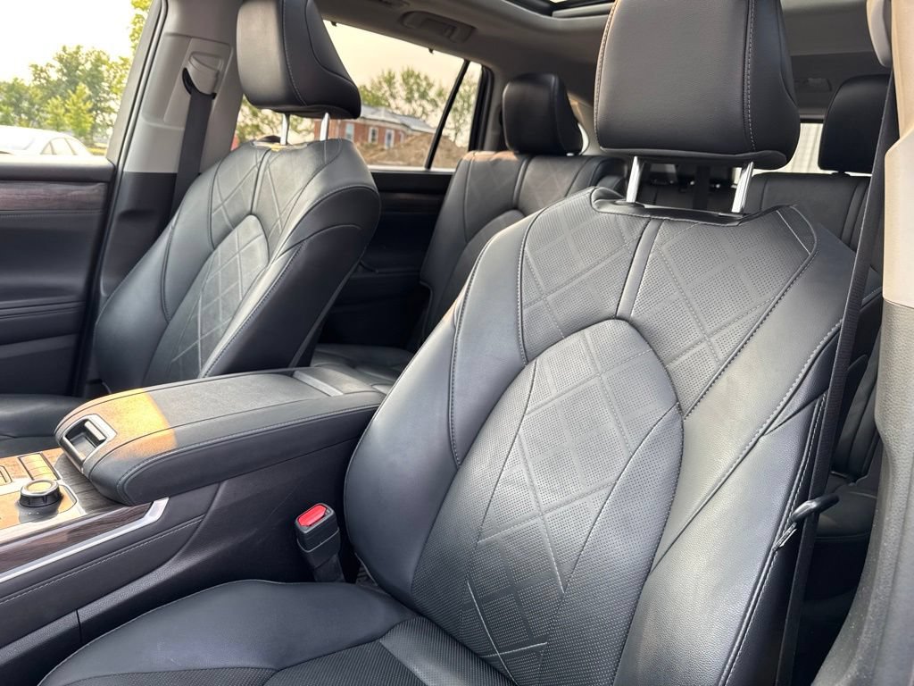 Used 2021 Toyota Highlander Platinum AWD/4WD image 31