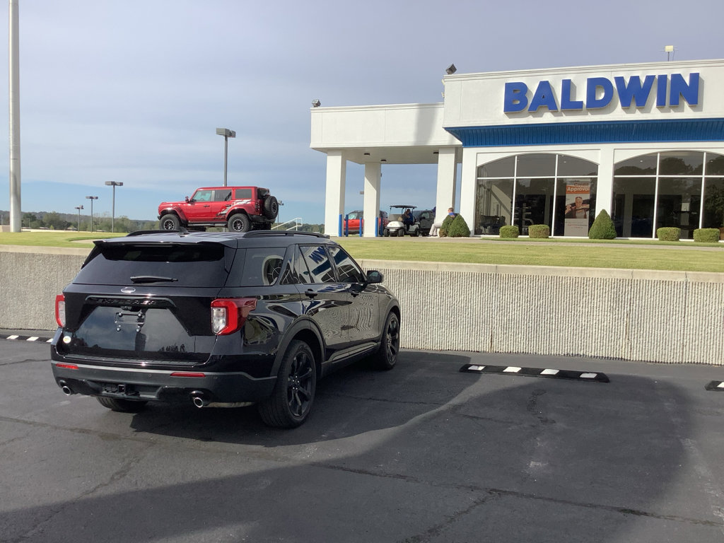 Used 2024 Ford Explorer ST-Line w/ Class IV Trailer Tow Package image 7