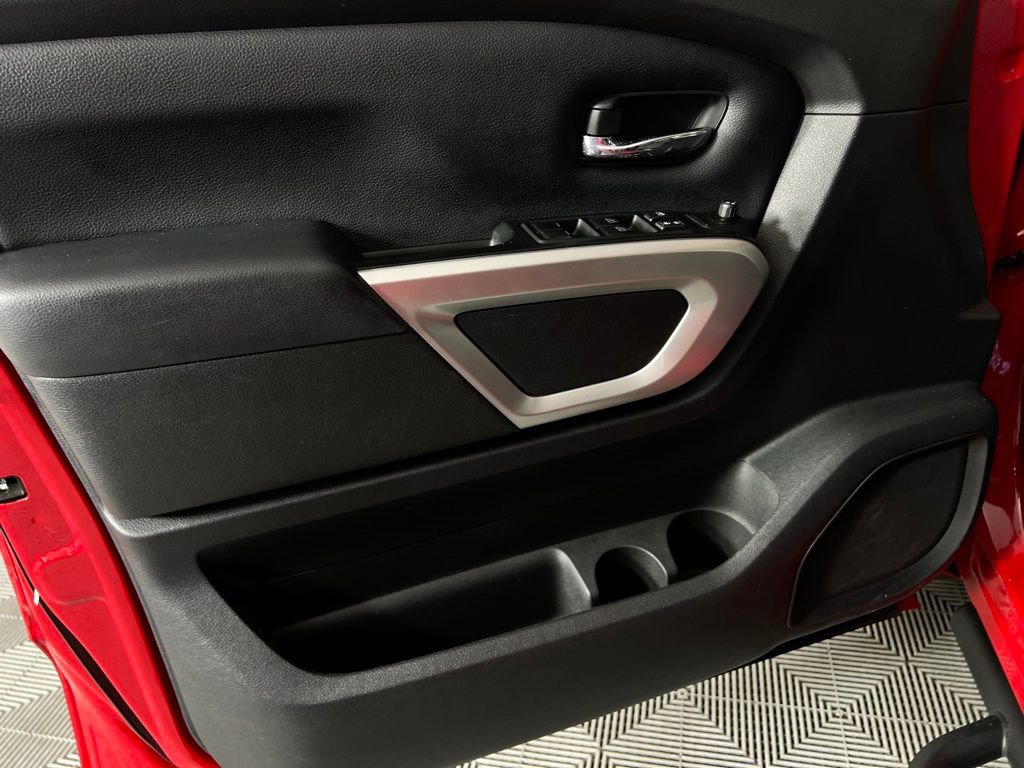 Used 2024 Nissan Titan SV w/ SV Convenience Package image 25