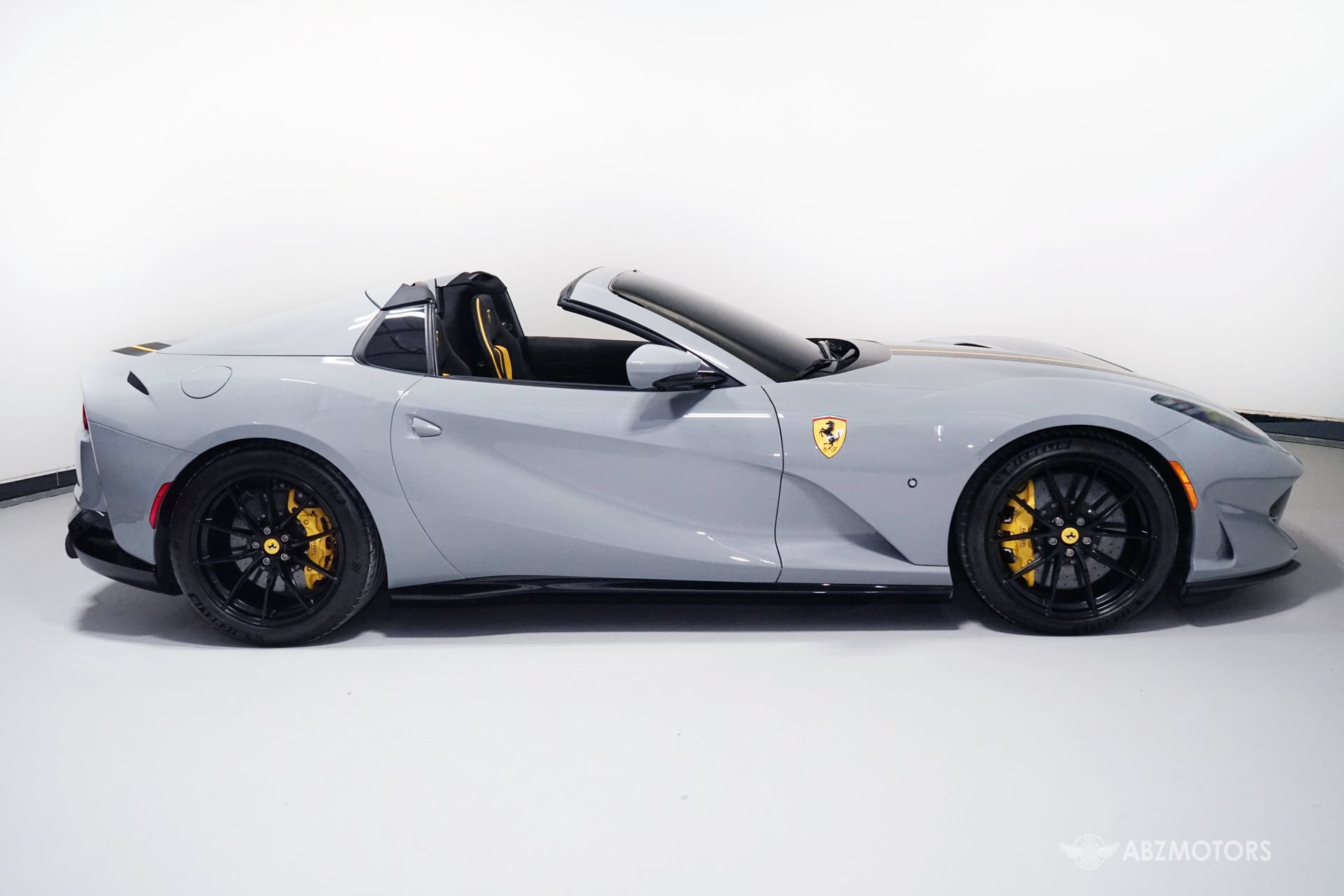 Used 2022 Ferrari 812 GTS RWD image 4