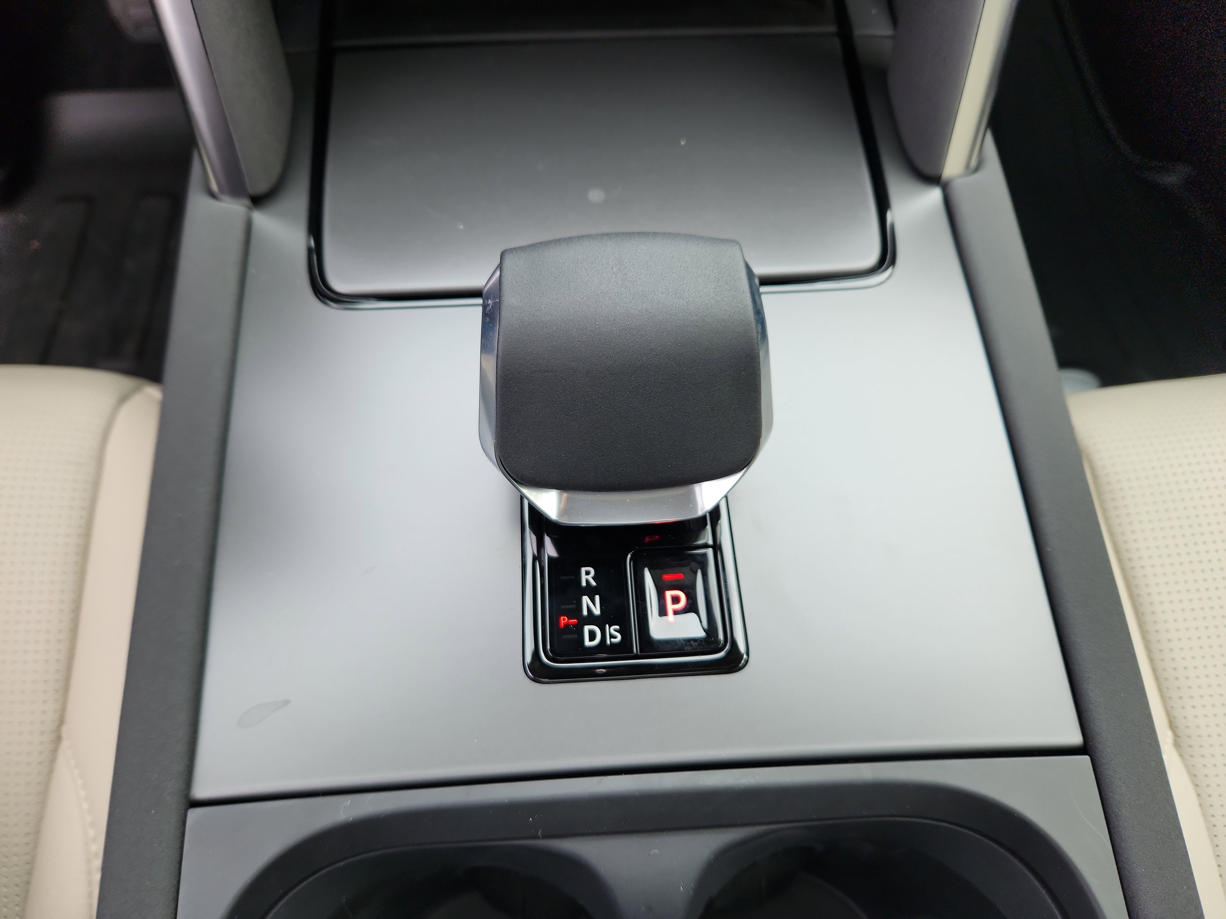 New 2025 Land Rover Discovery Sport S image 16