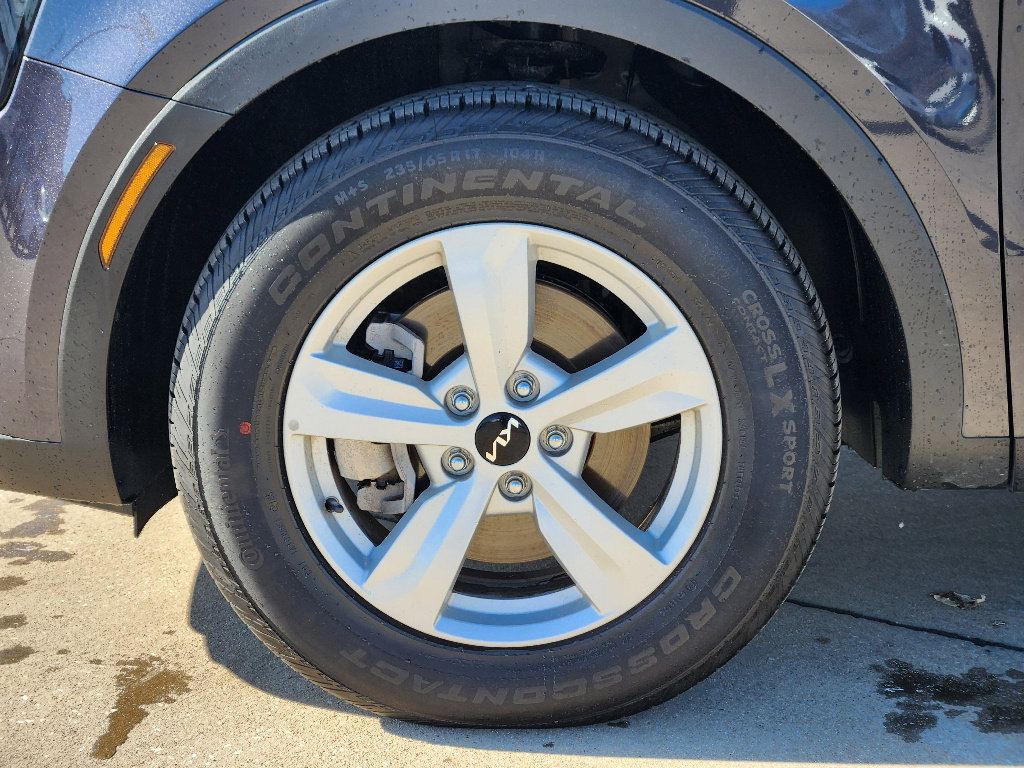 New 2025 Kia Sorento LX image 7