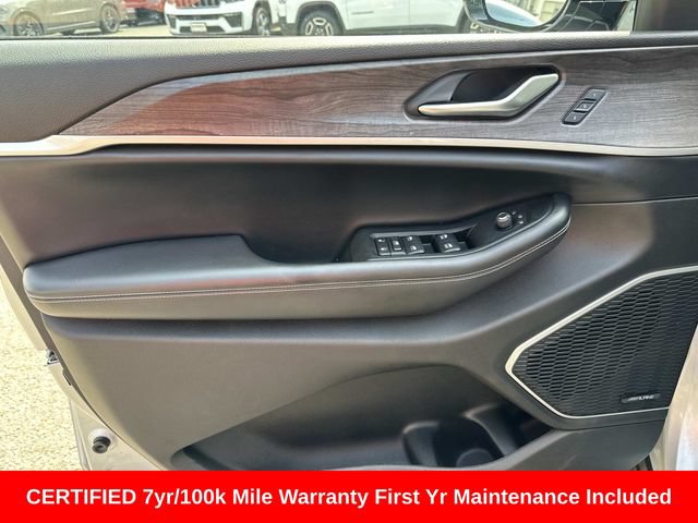 Used 2021 Jeep Grand Cherokee L Limited AWD/4WD image 17